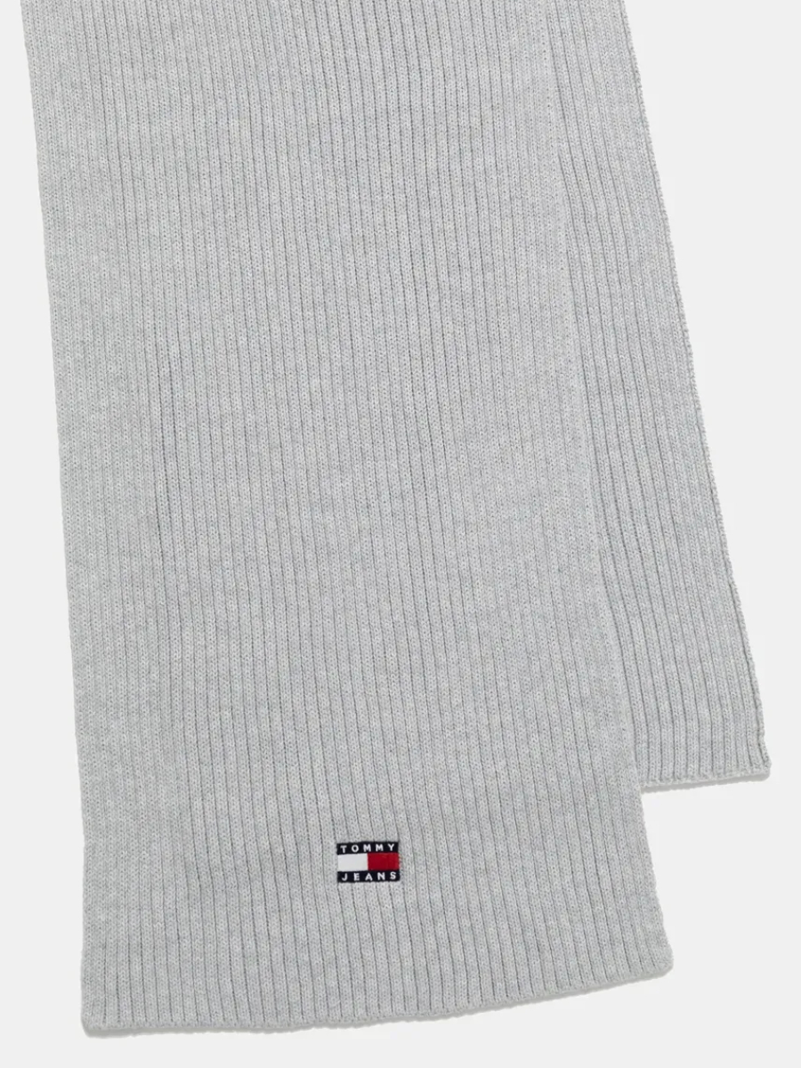 detail Tommy Jeans pánská šedá šála