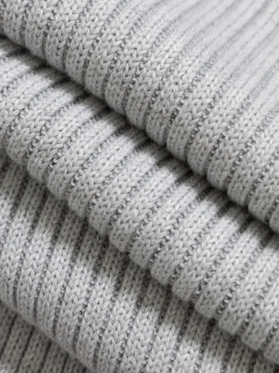 detail Tommy Jeans pánská šedá šála
