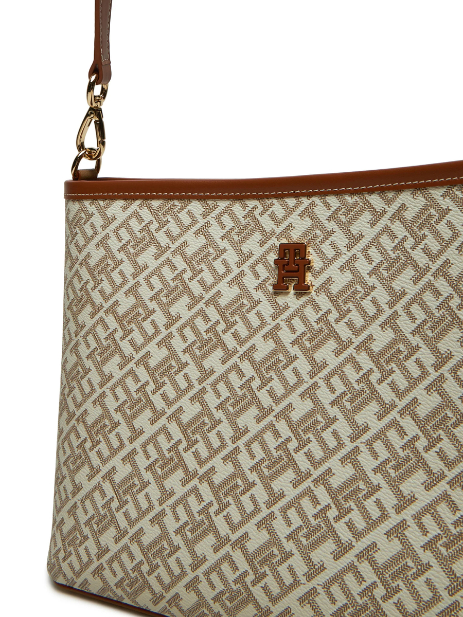 detail Tommy Hilfiger dámská hnědá kabelka s rukojetí