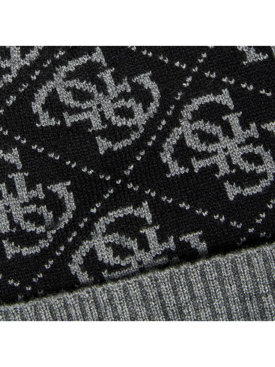 detail Guess dámská černo šedá čepice