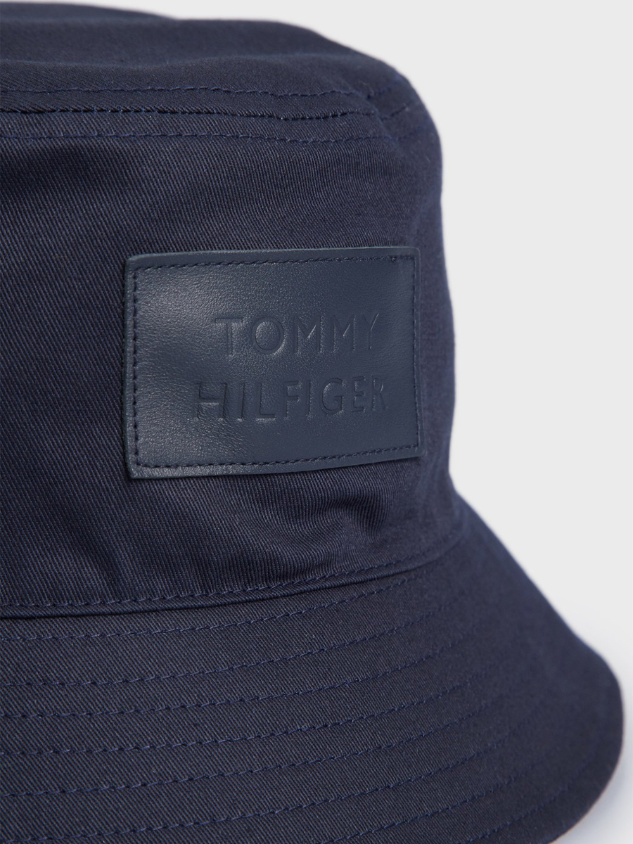 detail Tommy Hilfiger dámský tmavě modrý klobouk
