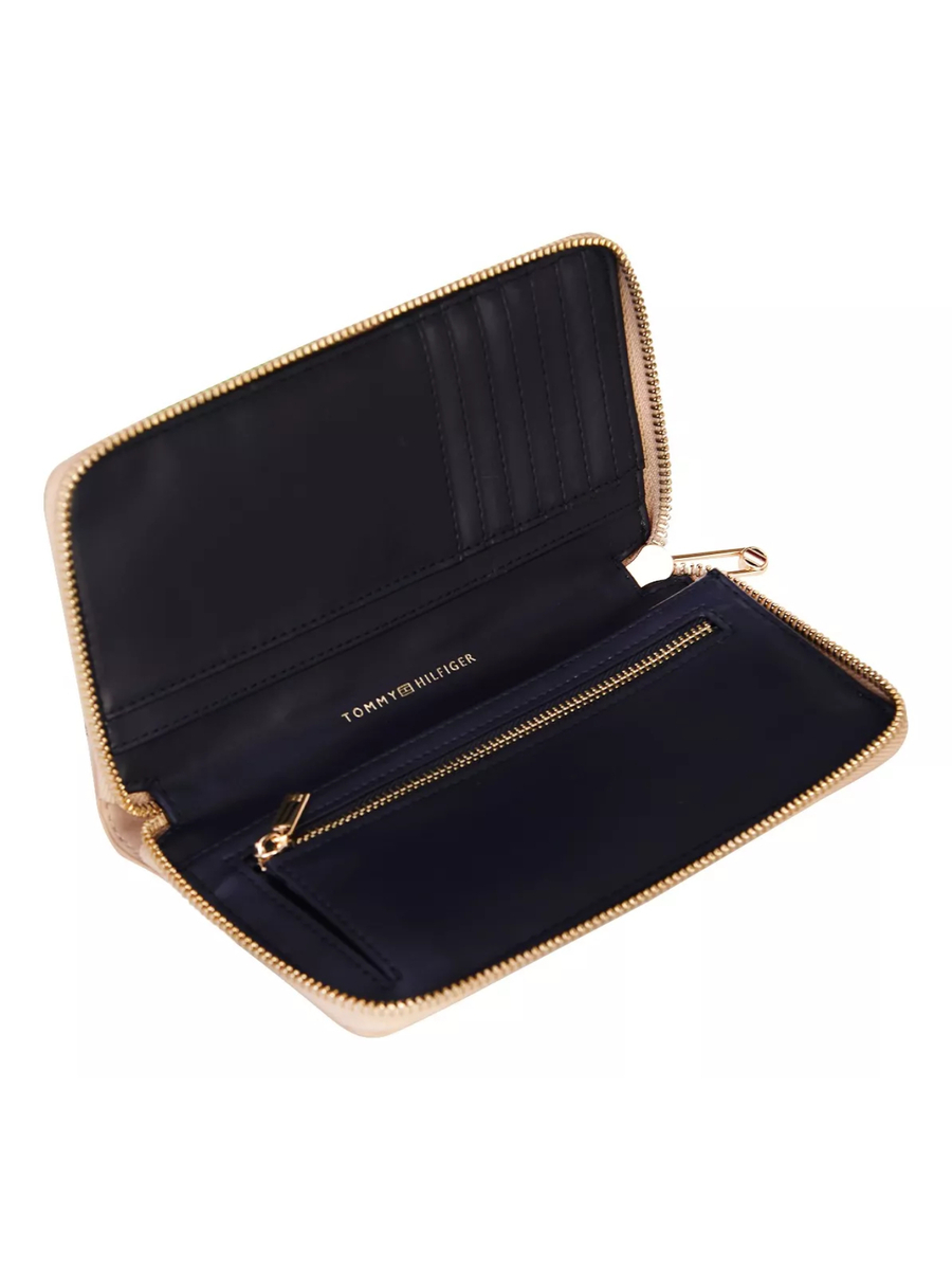 detail Tommy Hilfiger dámská béžová peněženka