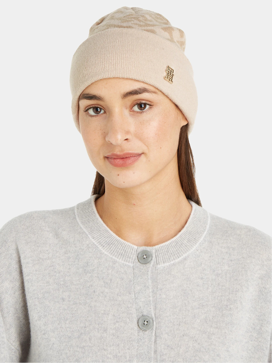 detail Tommy Hilfiger dámská krémová čepice