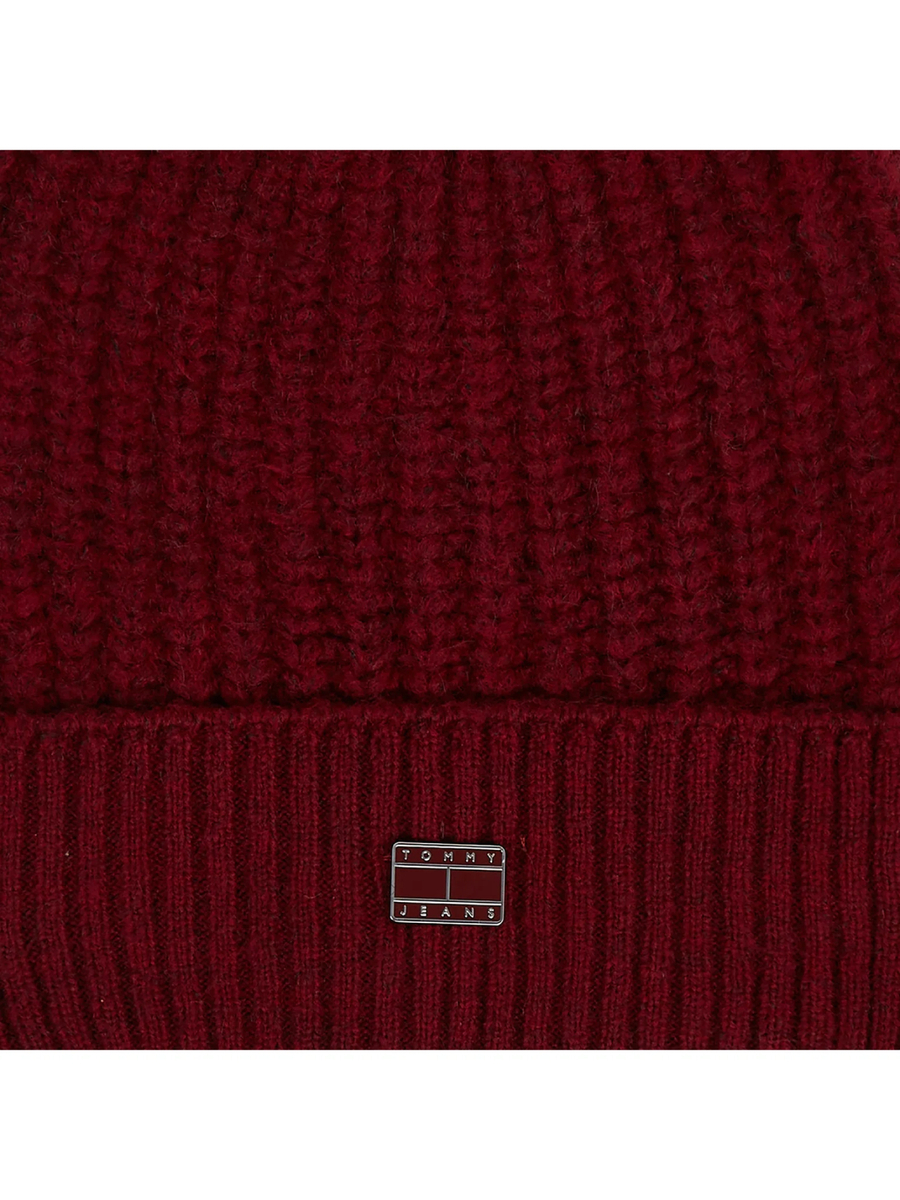 detail Tommy Jeans dámská vínová čepice