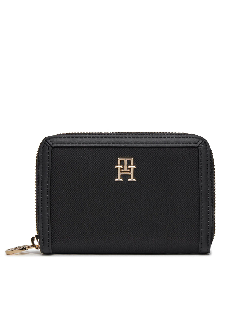 detail Tommy Hilfiger dámská černá peněženka