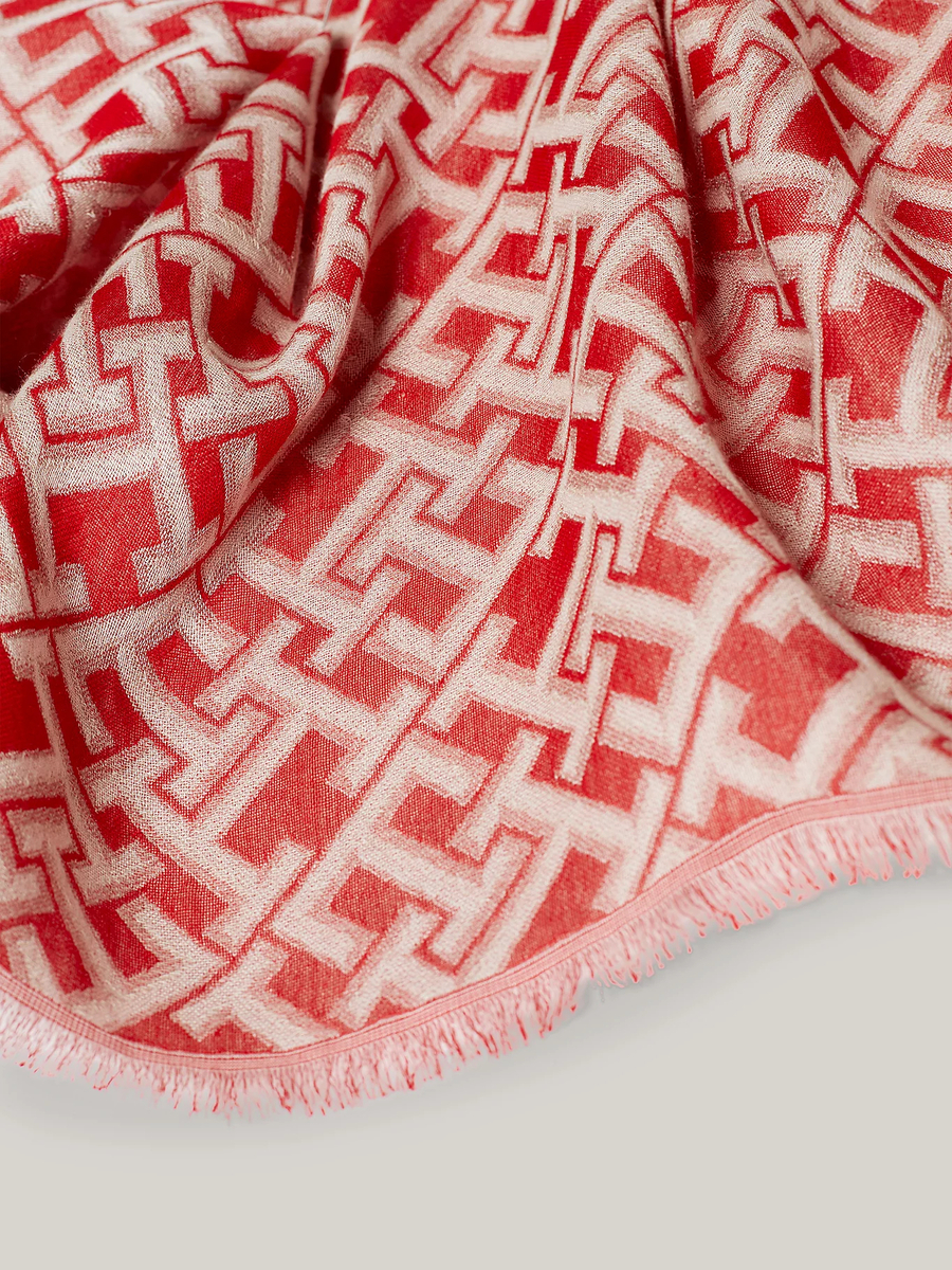 detail Tommy Hilfiger dámská červená šála