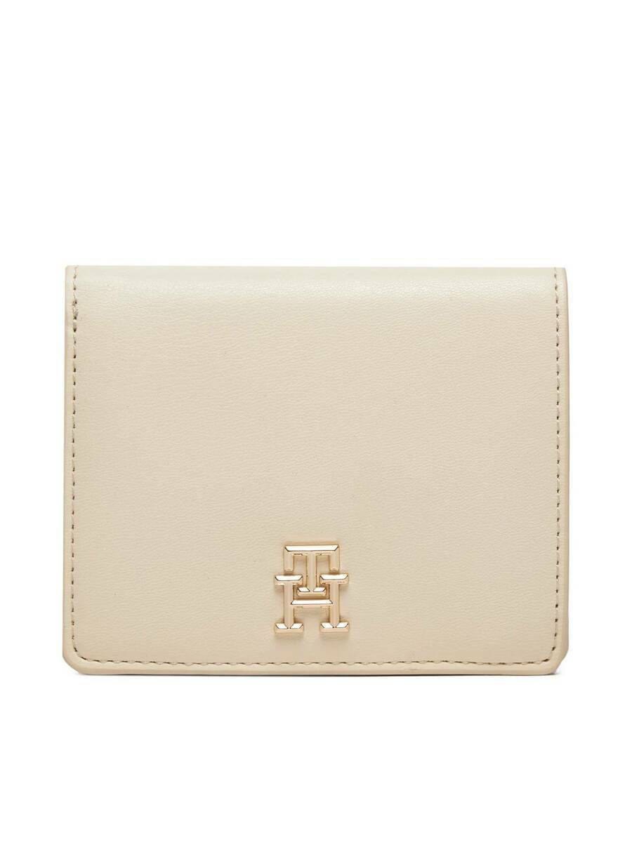 detail Tommy Hilfiger dámská krémová peněženka