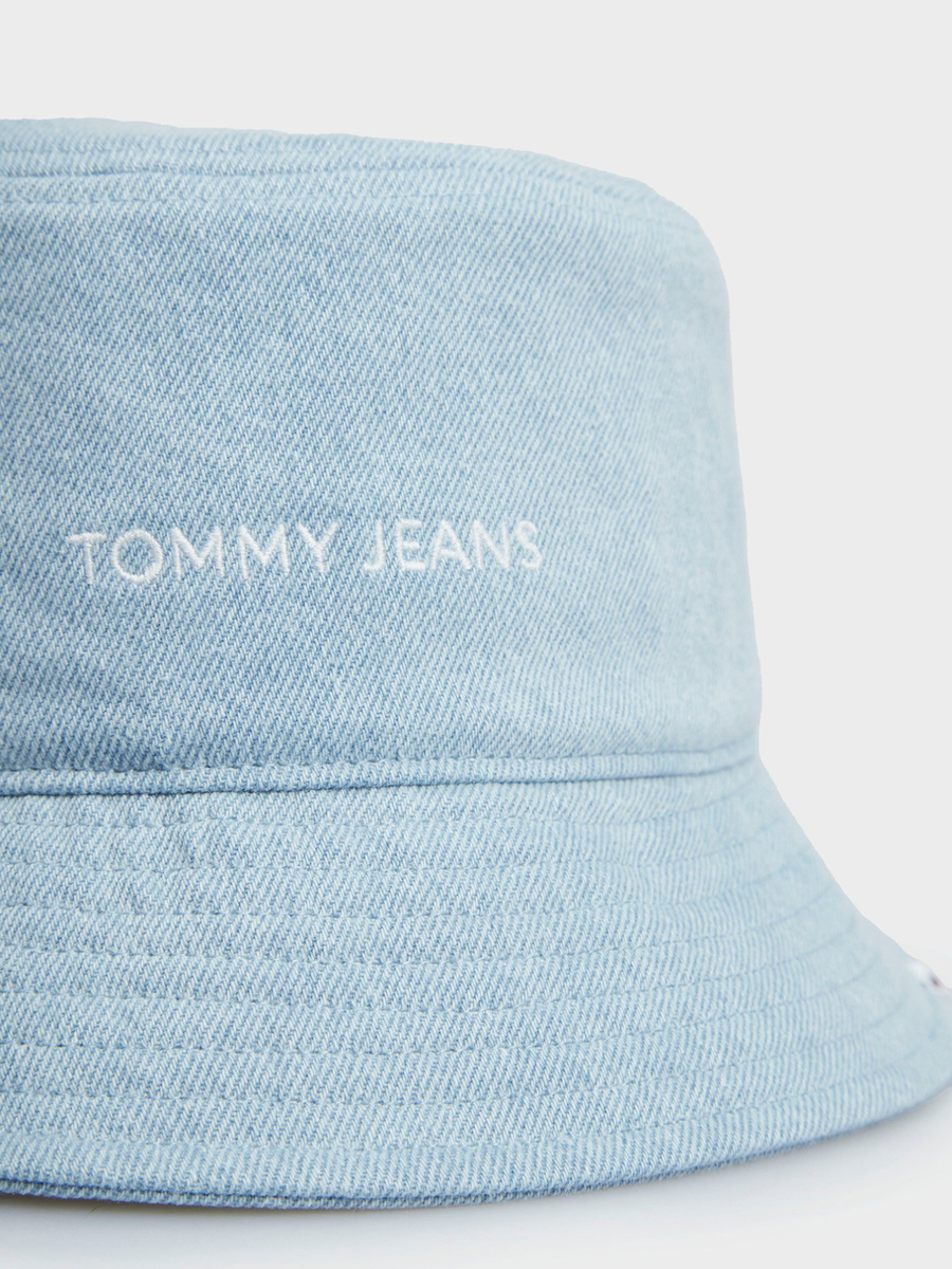 detail Tommy Jeans dámský modrý džínový klobouk