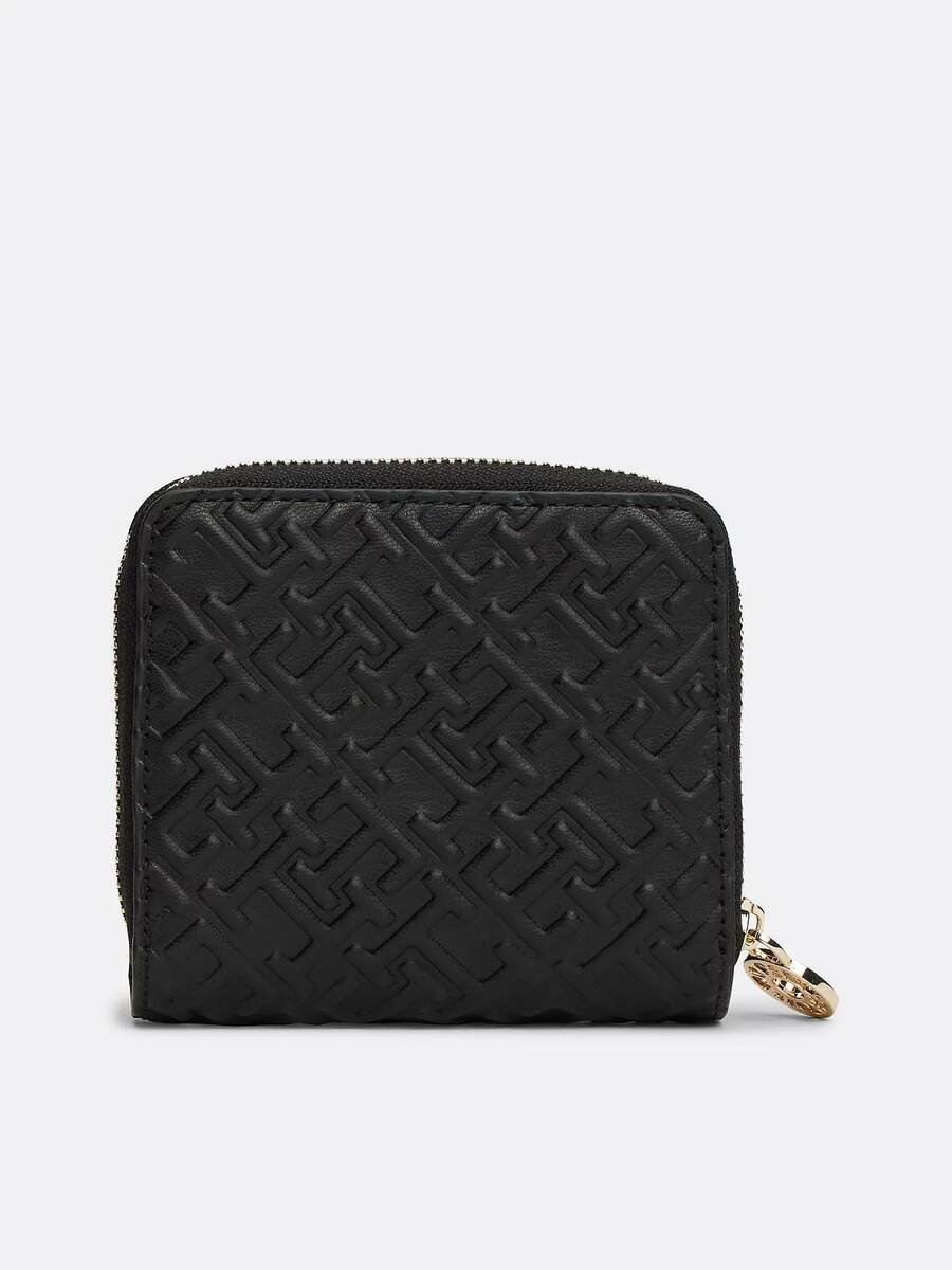 detail Tommy Hilfiger dámská černá peněženka