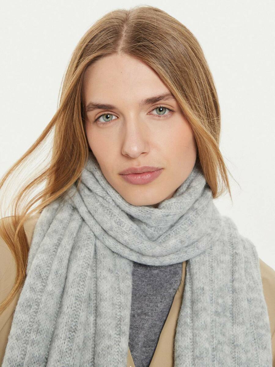 detail Tommy Hilfiger dámská šedá šála
