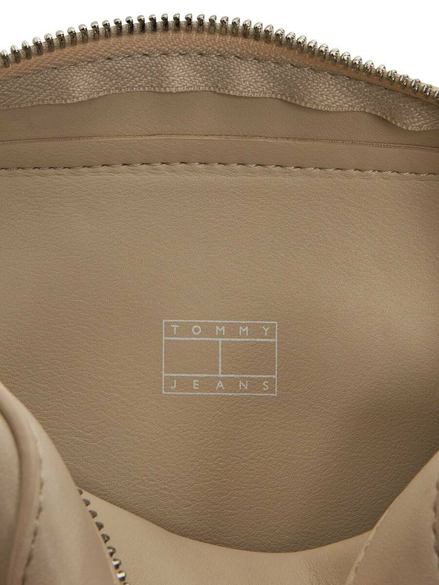 detail Tommy Jeans dámská krémová kabelka