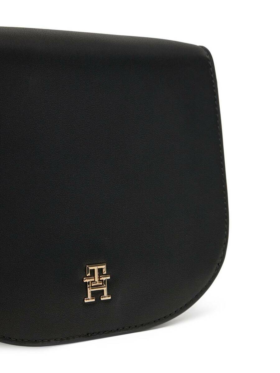 detail Tommy Hilfiger dámská černá kabelka