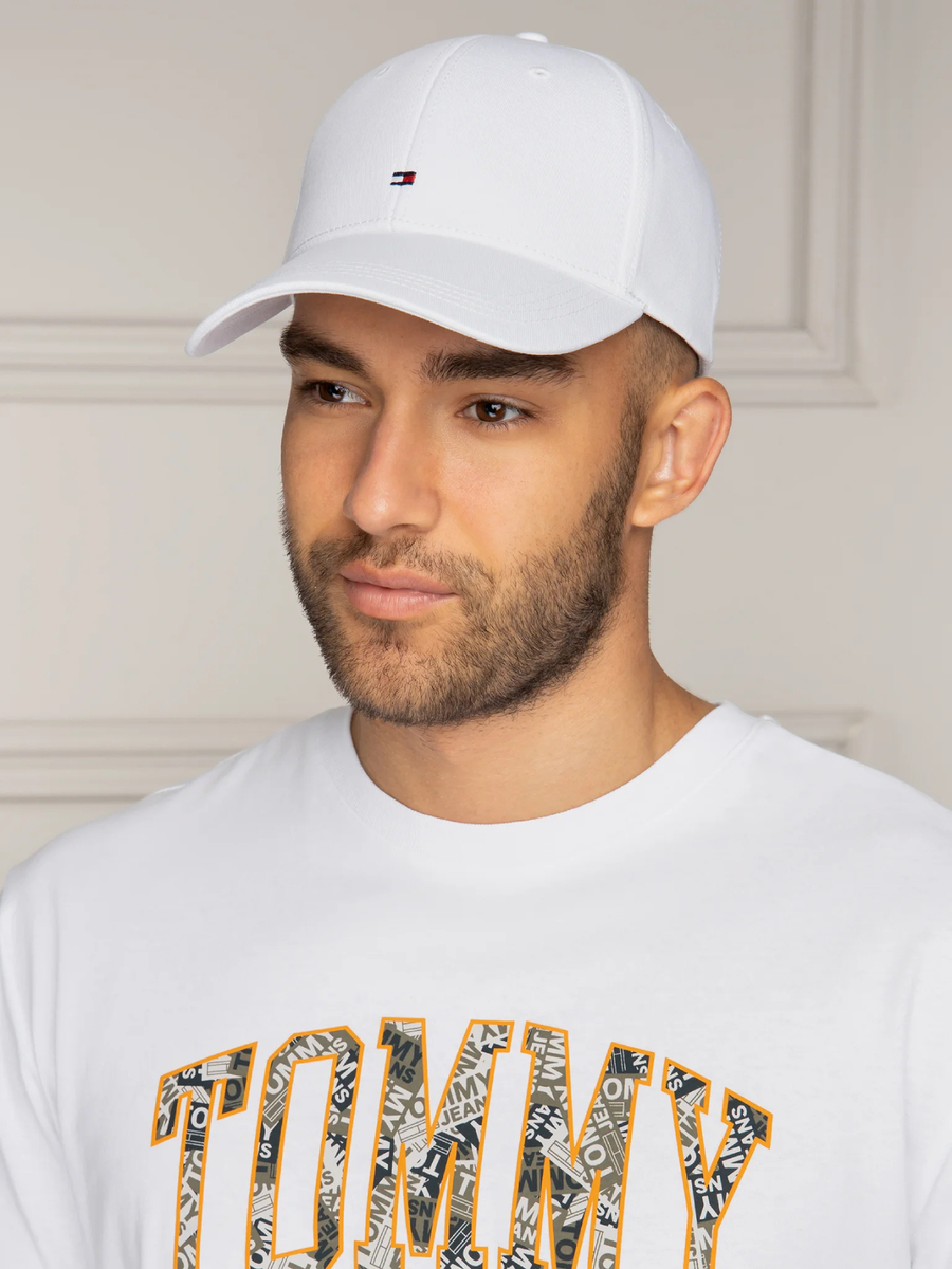 detail Tommy Hilfiger pánská bílá kšiltovka