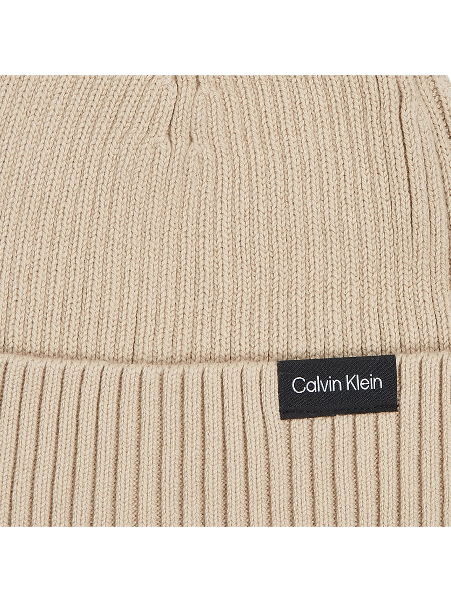 detail Calvin Klein pánská béžová čepice