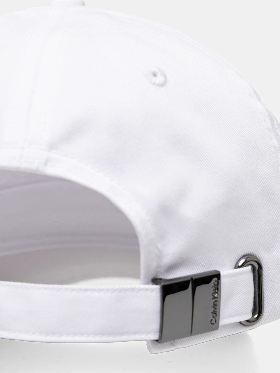 detail Calvin Klein pánská bílá kšiltovka