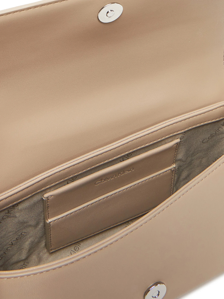 detail Calvin Klein dámská béžová kabelka