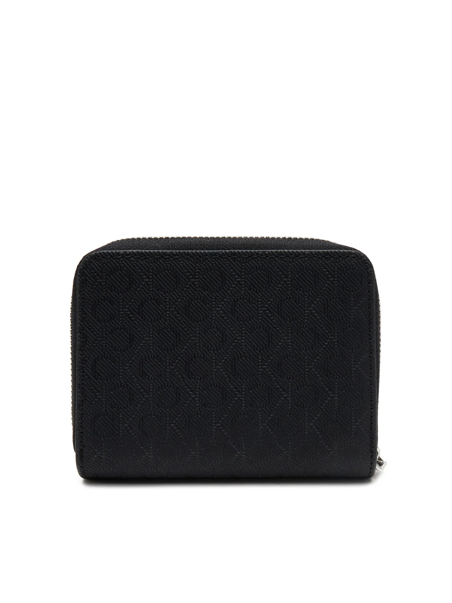 detail Calvin Klein dámská černá peněženka malá