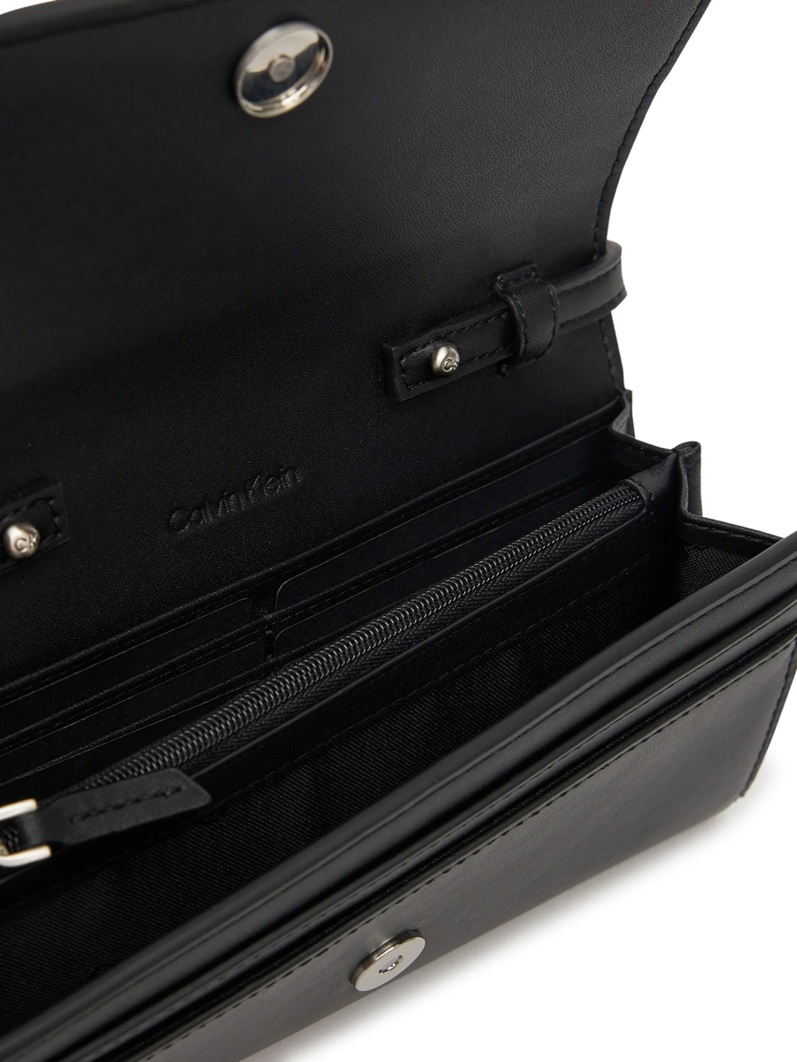 detail Calvin Klein dámská černá kabelka