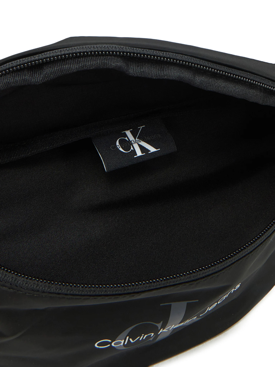 detail Calvin Klein pánská černá ledvinka