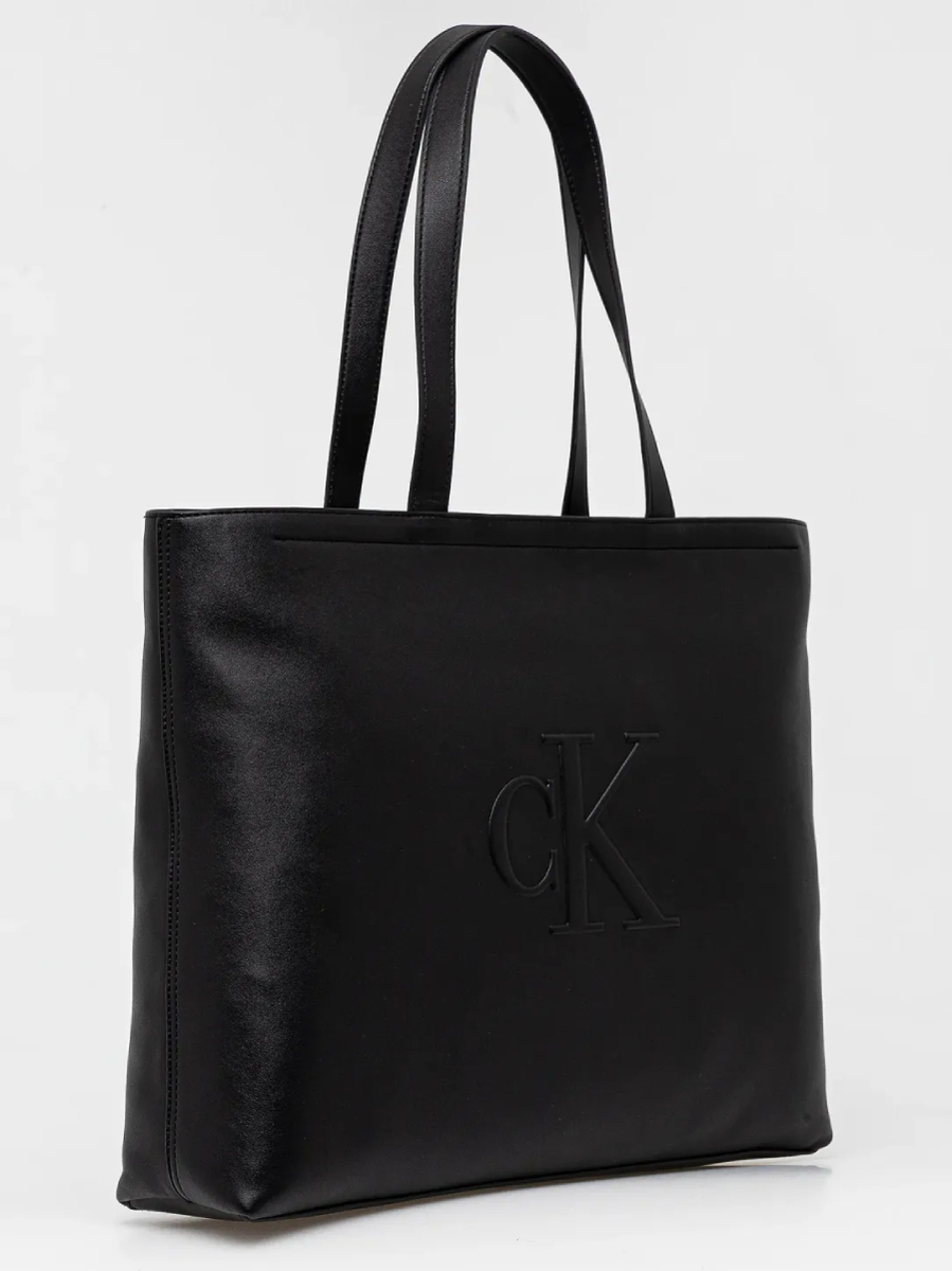 detail Calvin Klein dámská černá kabelka