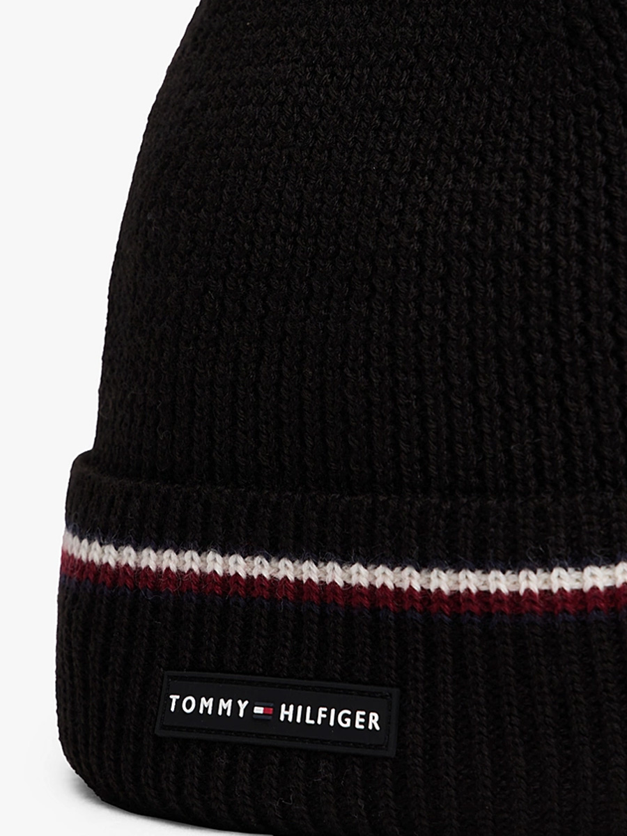 detail Tommy Hilfiger pánská černá čepice