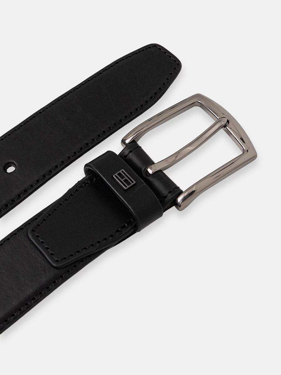 detail Tommy Hilfiger pánský černý pásek