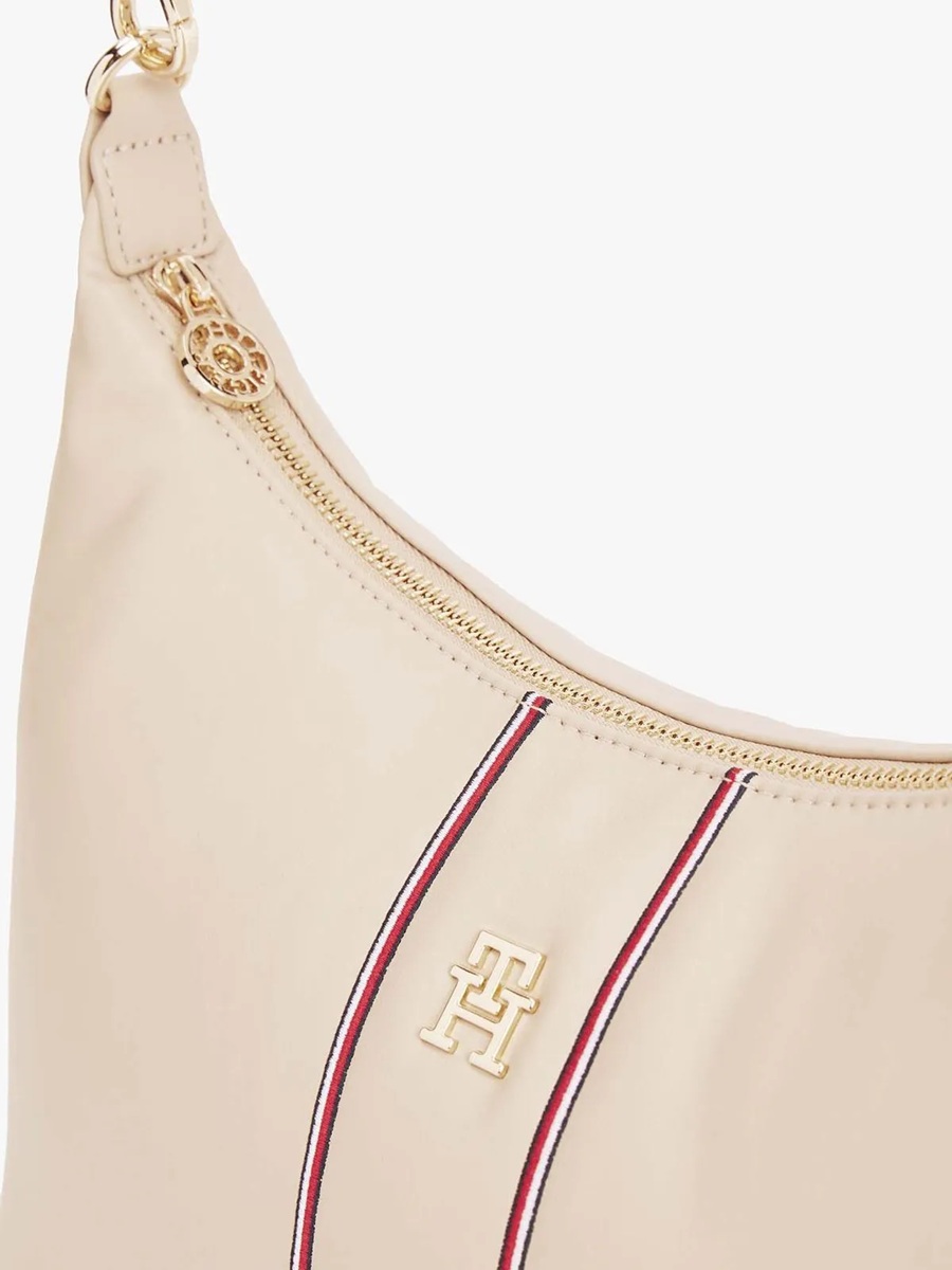 detail Tommy Hilfiger dámská béžová kabelka