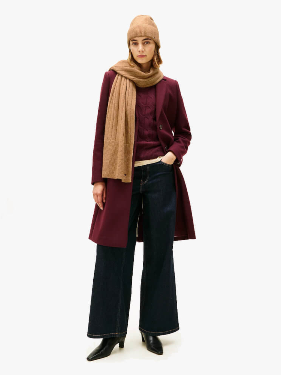 detail Tommy Hilfiger dámská dárková sada šála a čepice