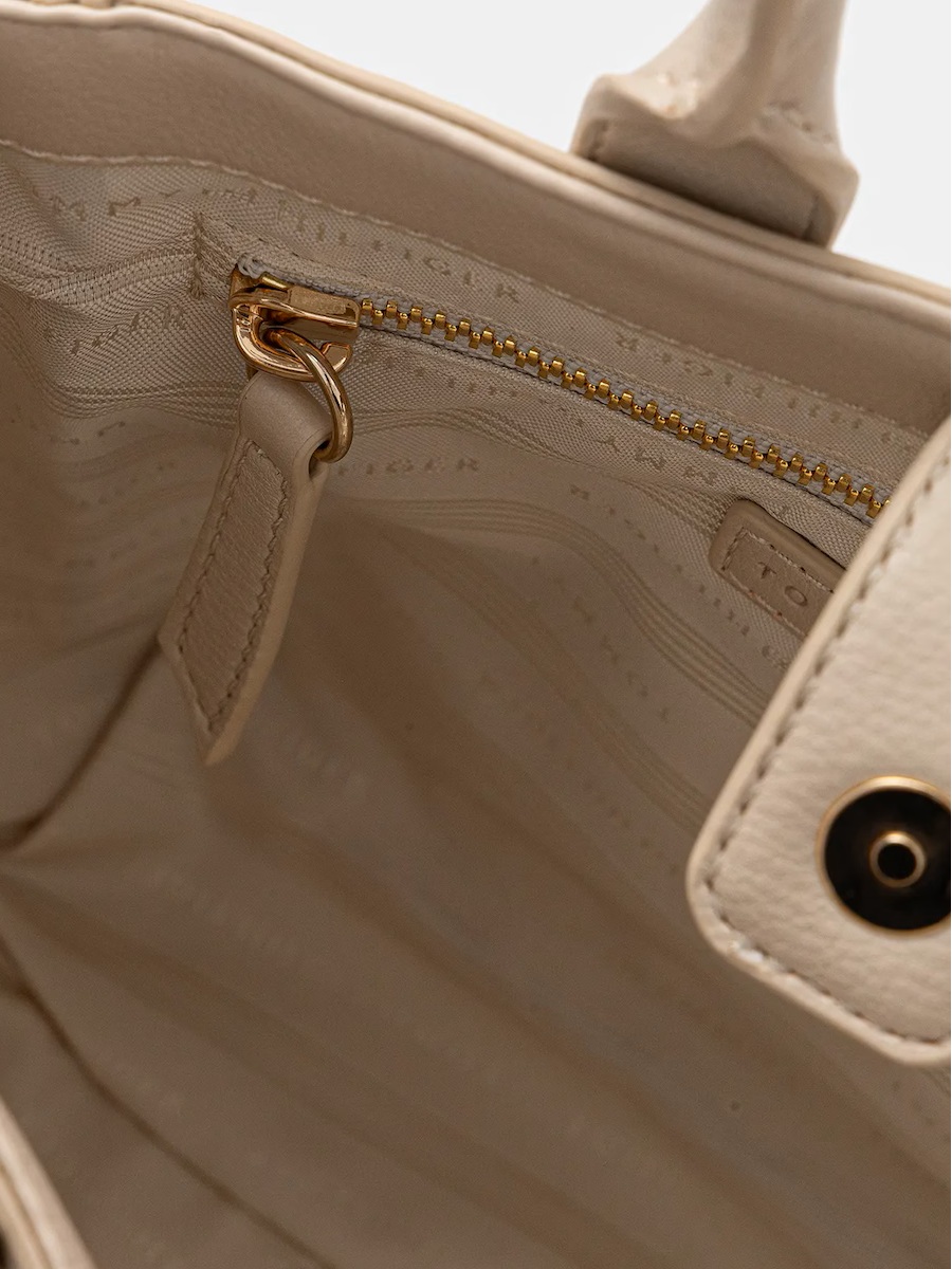 detail Tommy Hilfiger dámská béžová kabelka