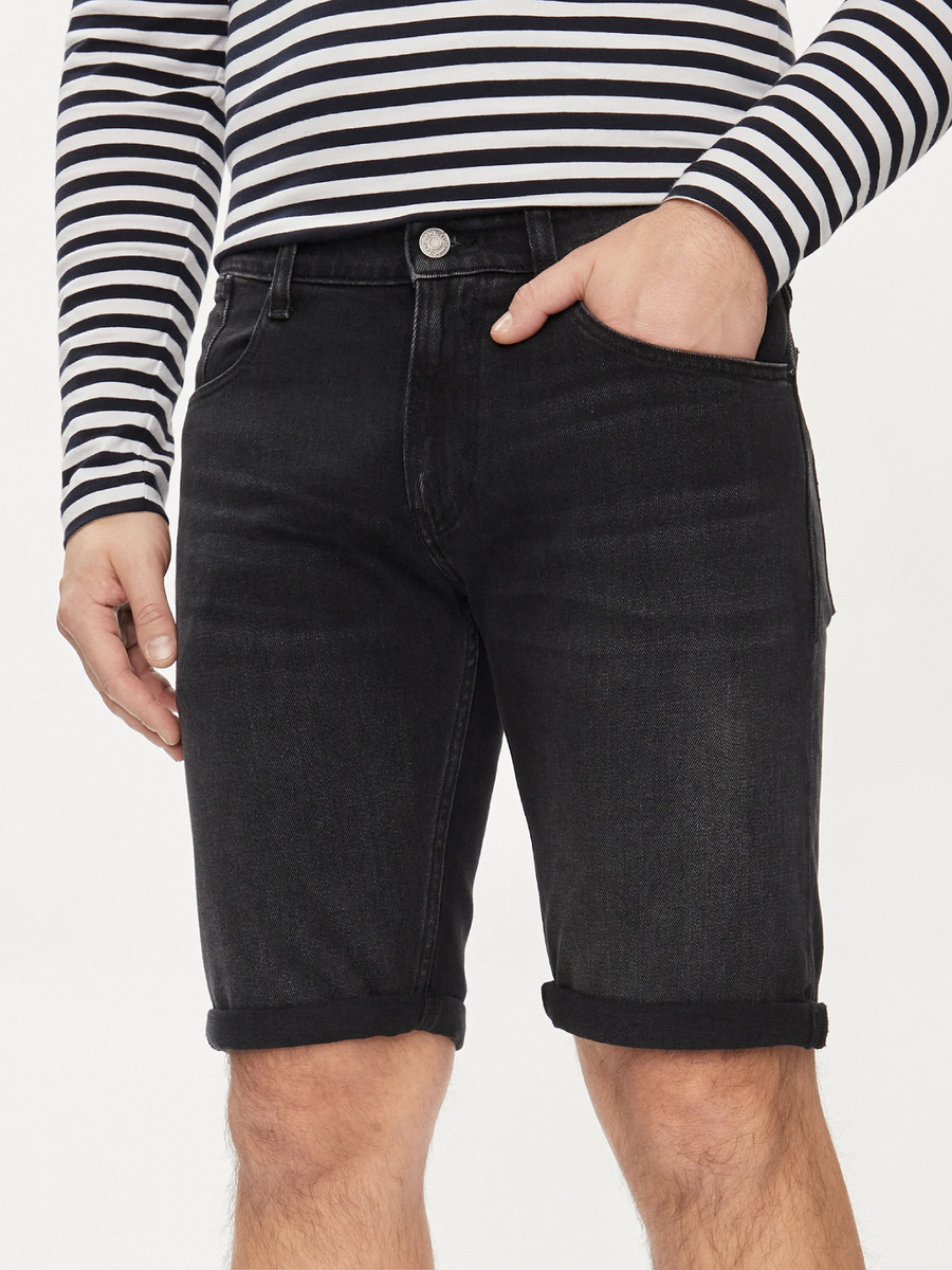 detail Tommy Jeans pánské černé šortky