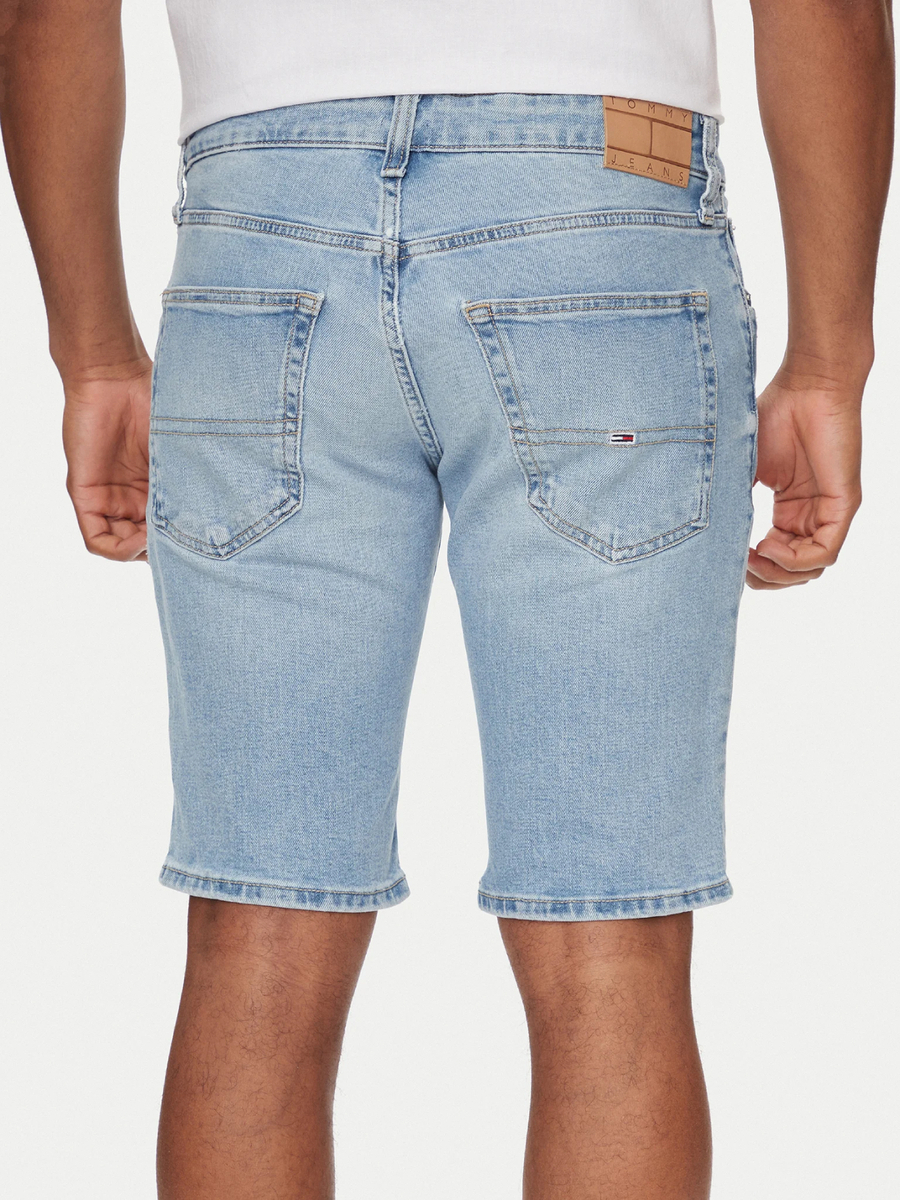detail Tommy Jeans pánské světle modré džínové šortky