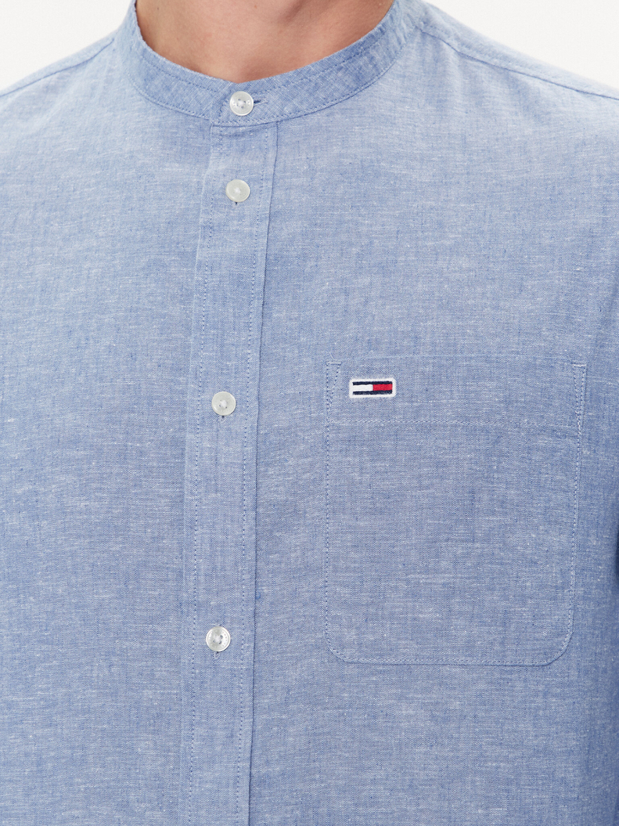 detail Tommy Jeans pánská světle modrá košile Mao