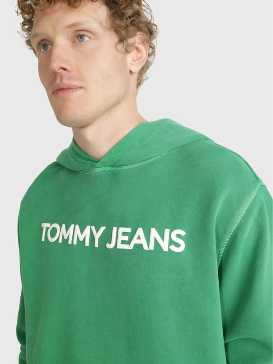 detail Tommy Jeans pánská zelená mikina