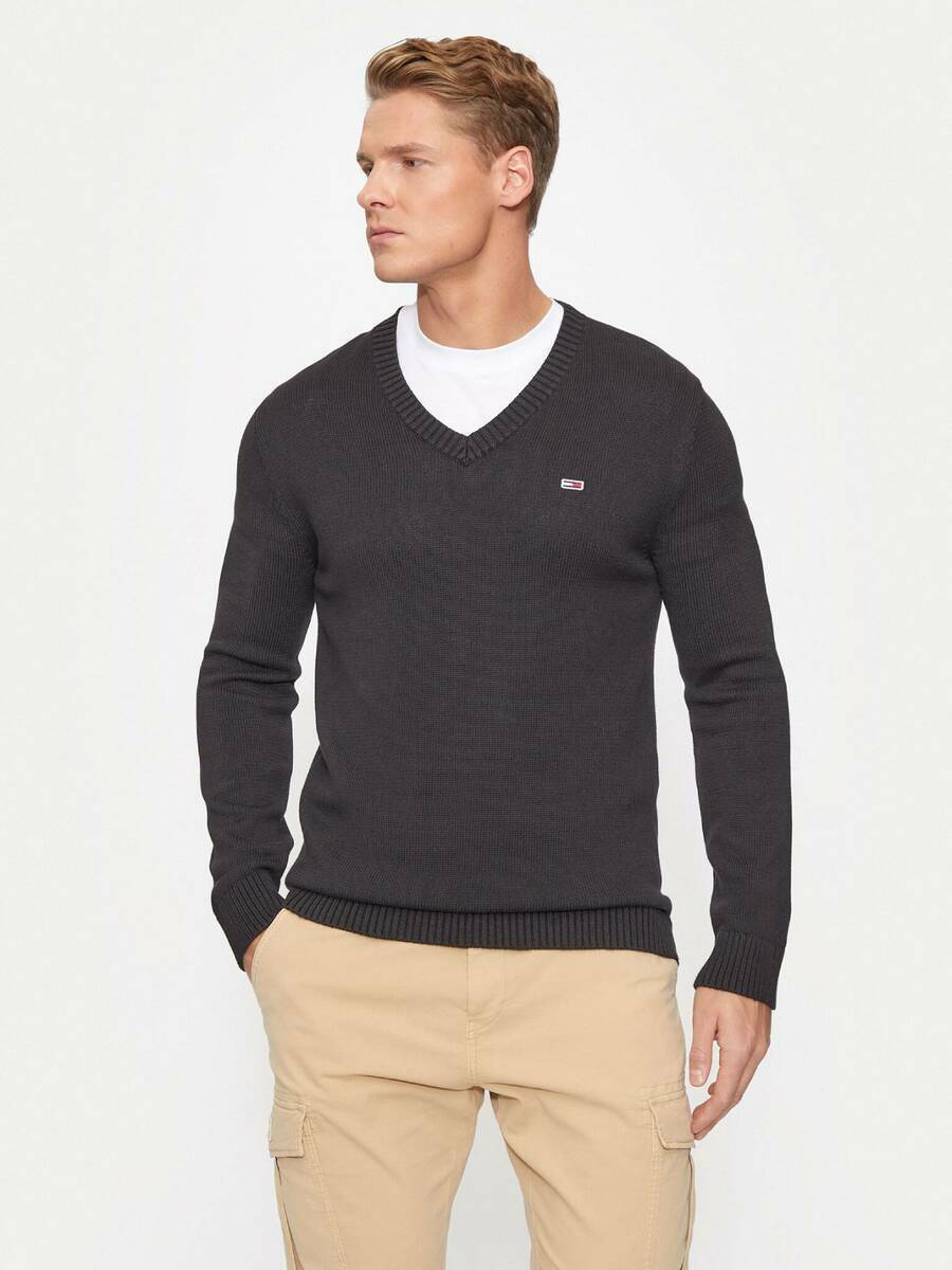 detail Tommy Jeans pánský černý svetr