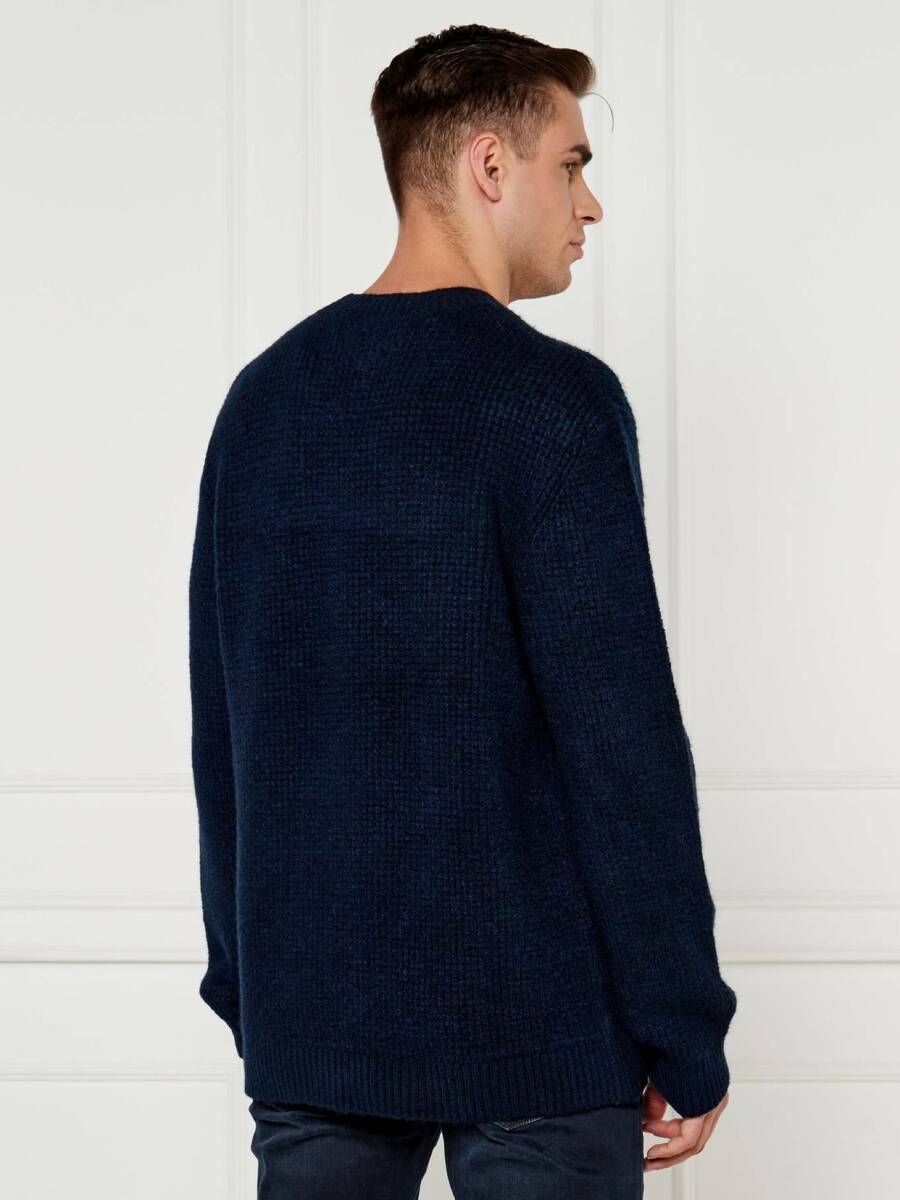 detail Tommy Jeans pánský tmavě modrý svetr