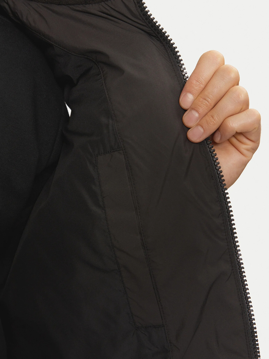 detail Tommy Jeans pánská černá vesta