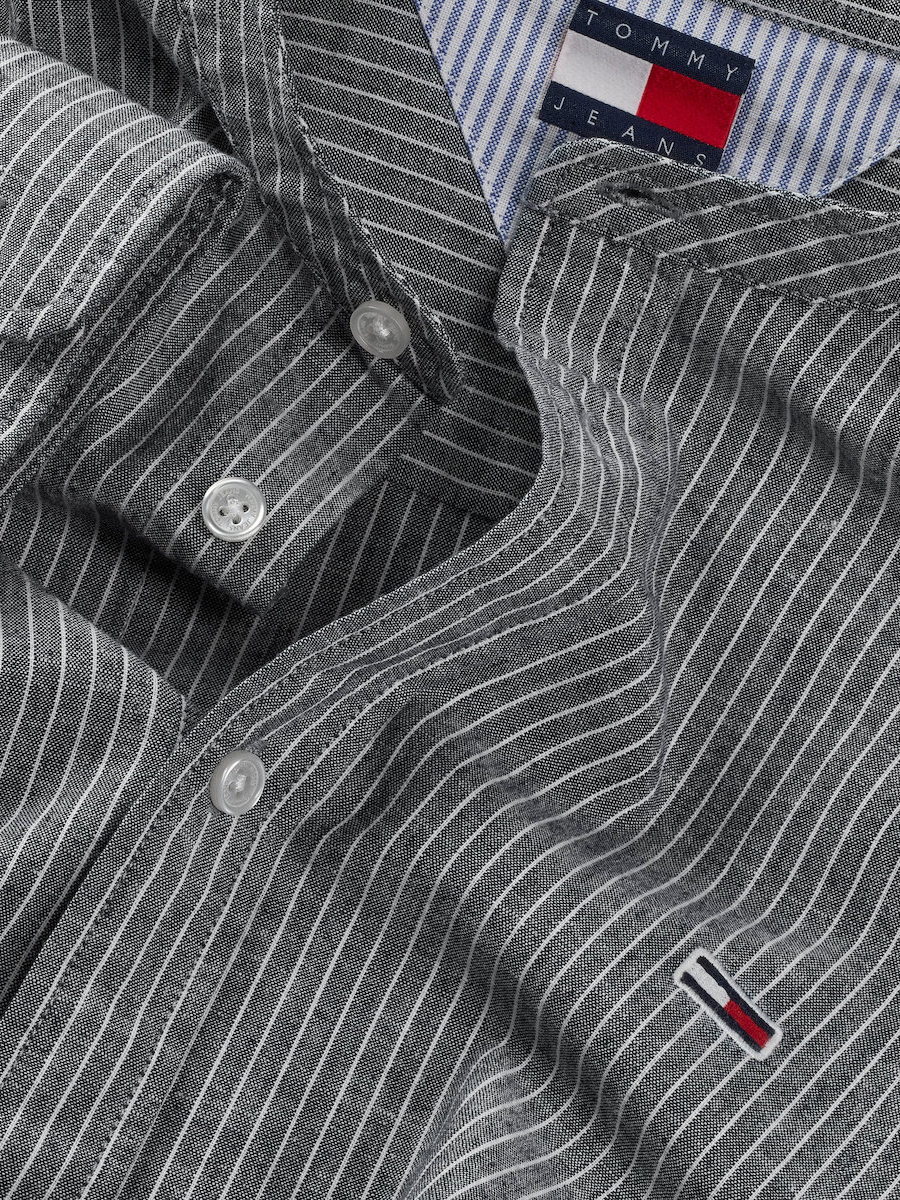 detail Tommy Jeans pánská pruhovaná košile