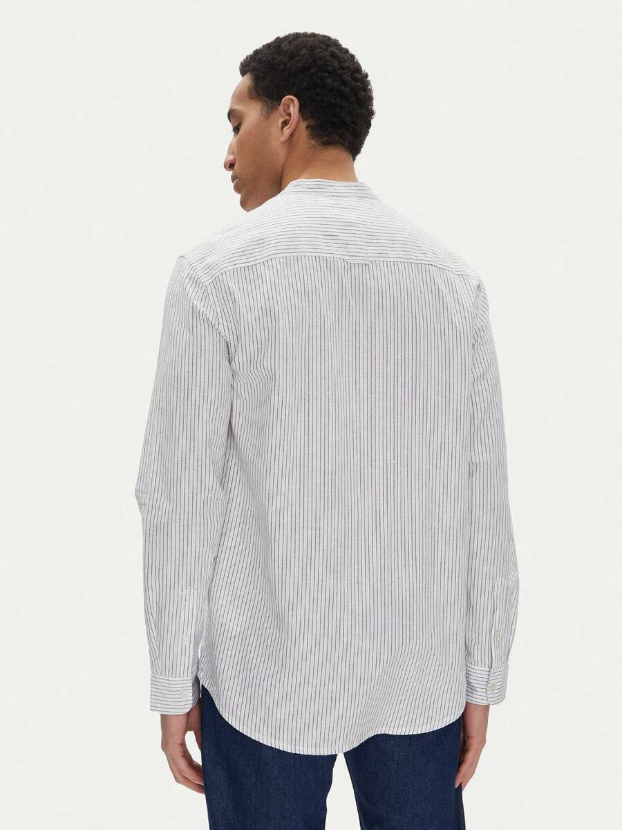 detail Tommy Jeans pánská bílá košile