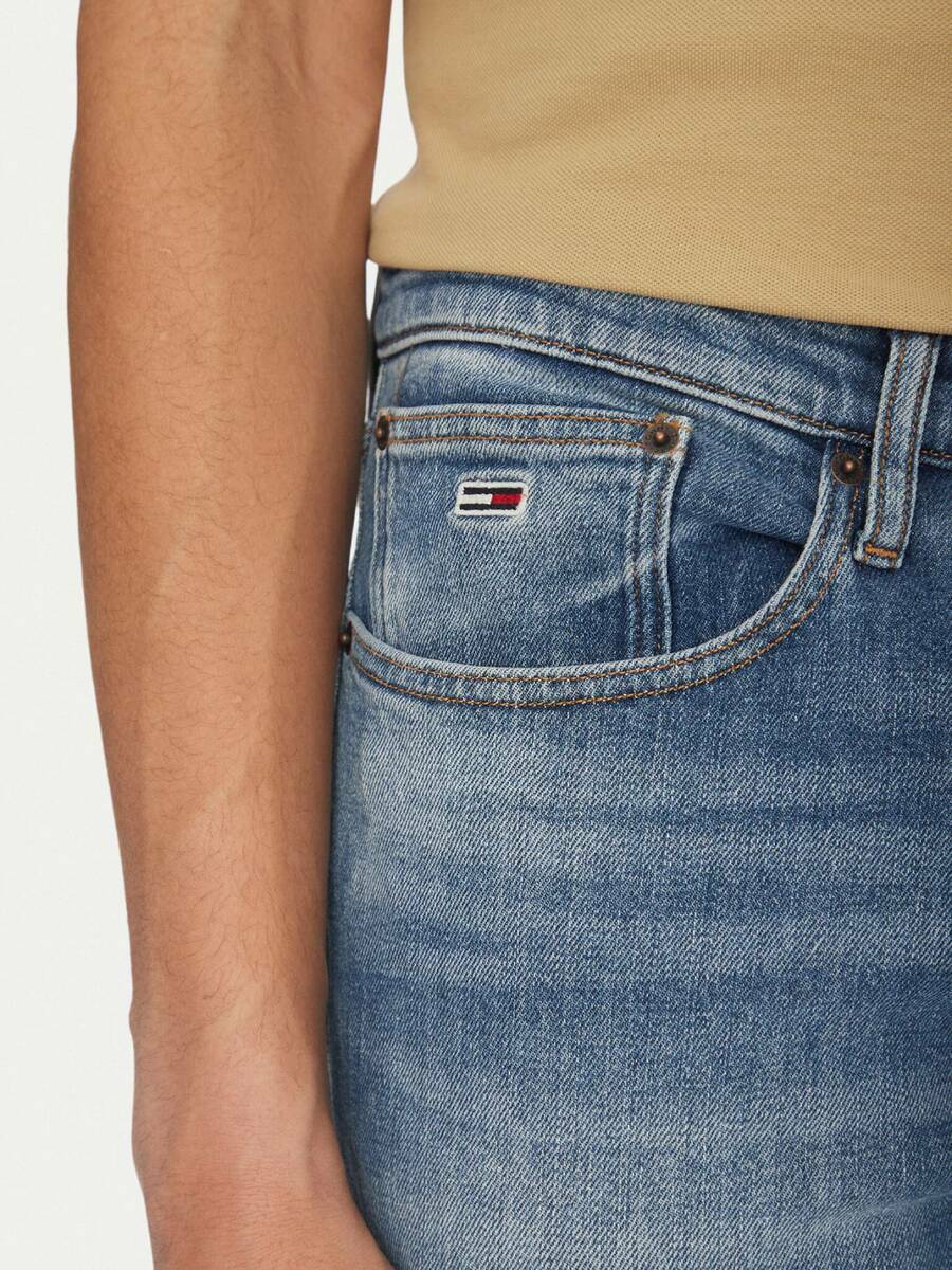 detail Tommy Jeans pánské modré džíny Austin