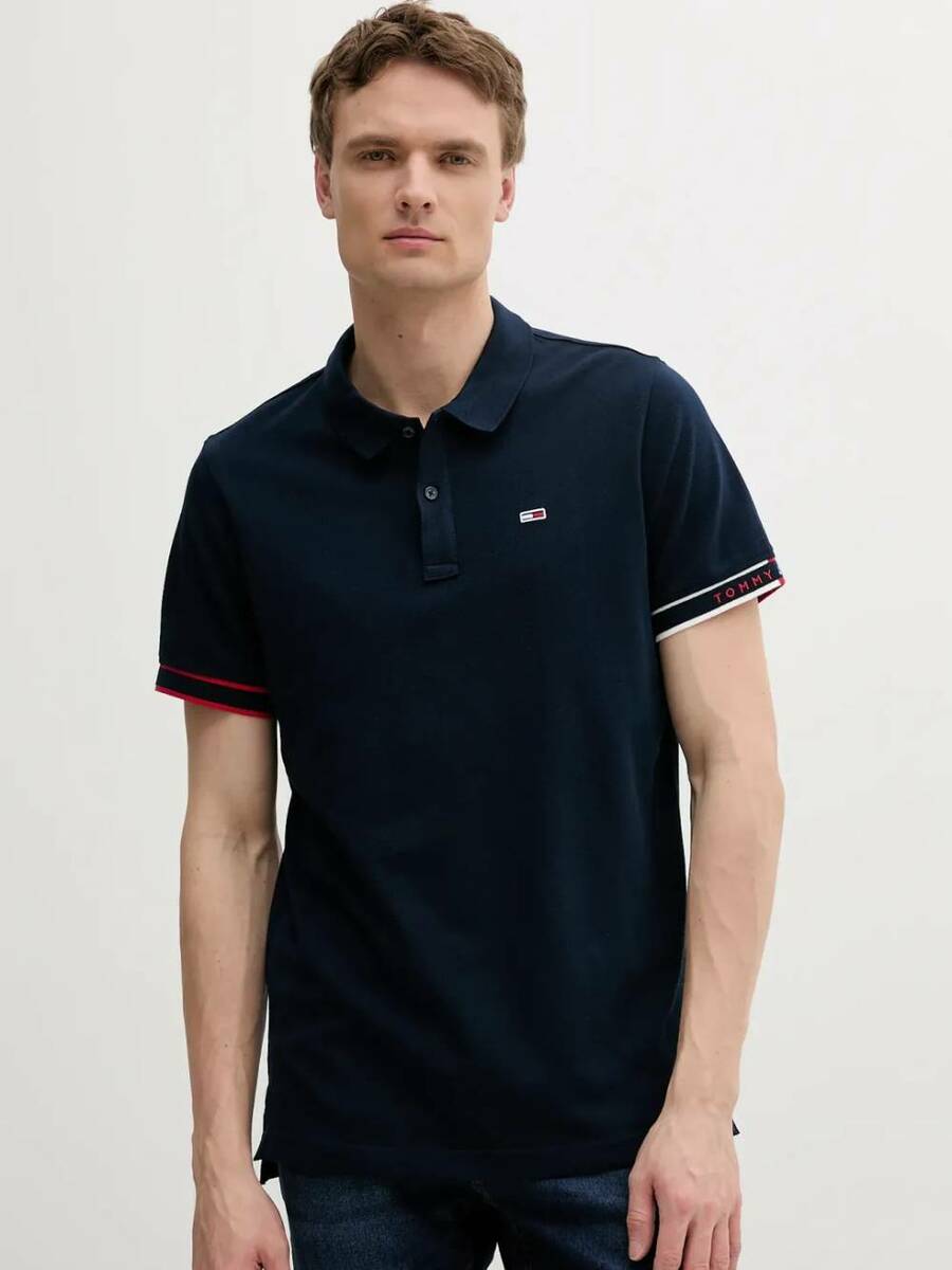 detail Tommy Jeans pánské tmavě modré polo tričko