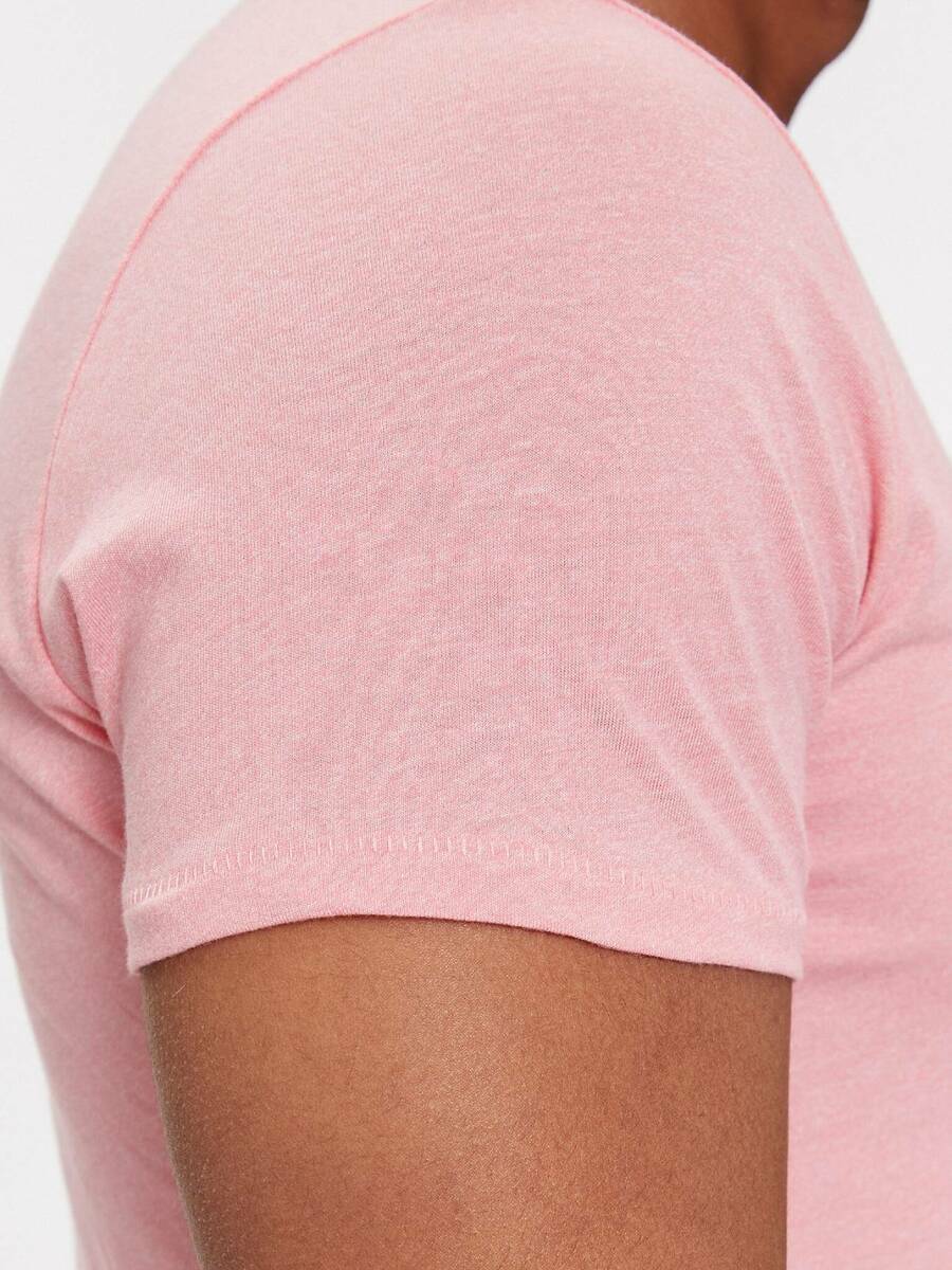detail Tommy Jeans pánské růžové tričko