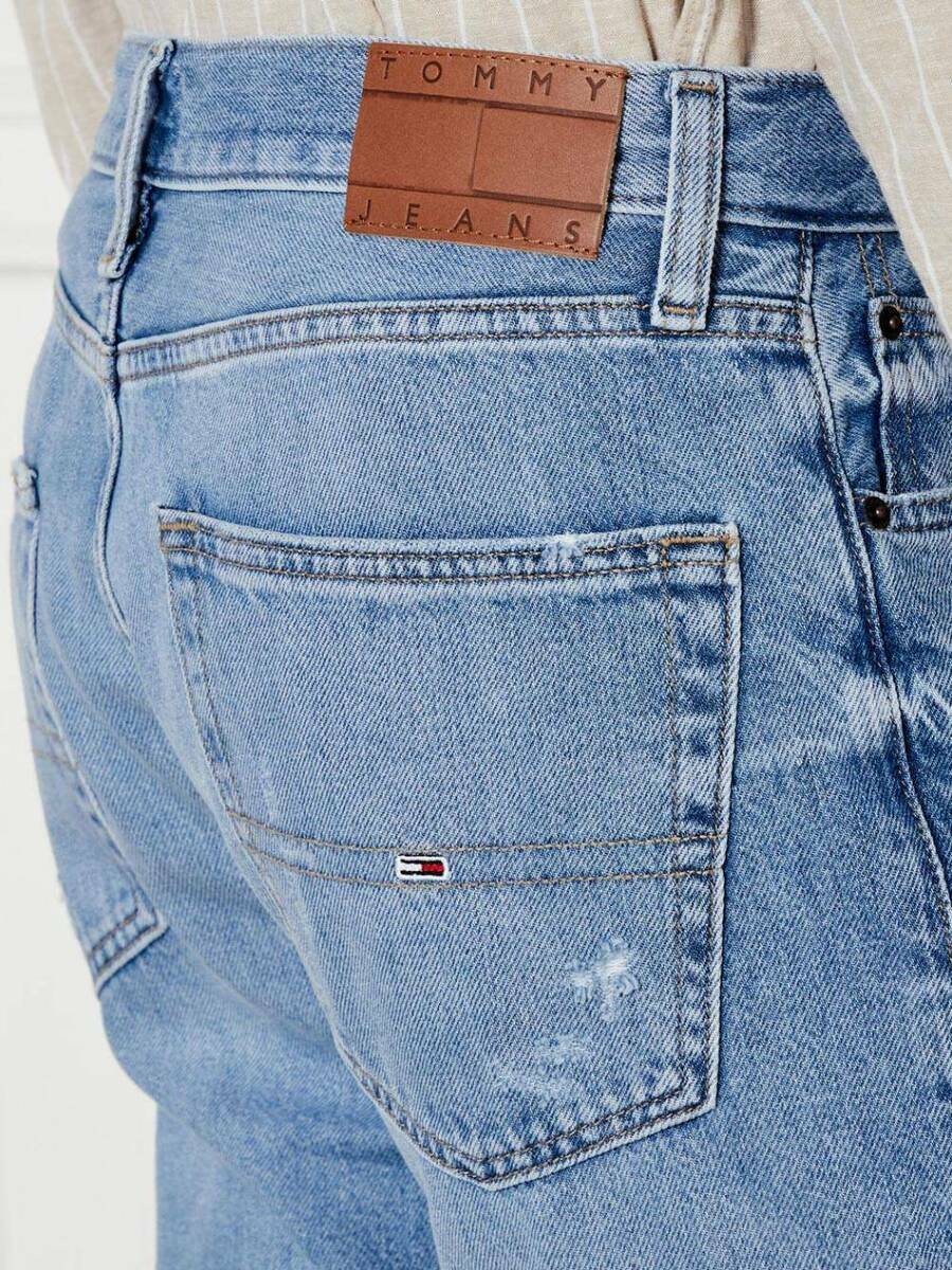 detail Tommy Jeans pánské džínové šortky