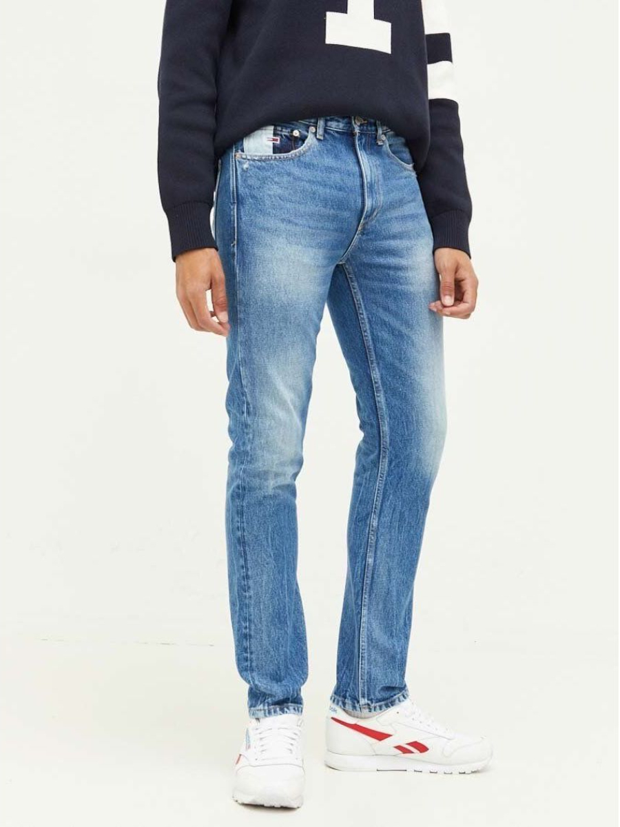 detail Tommy Jeans pánské modré džíny