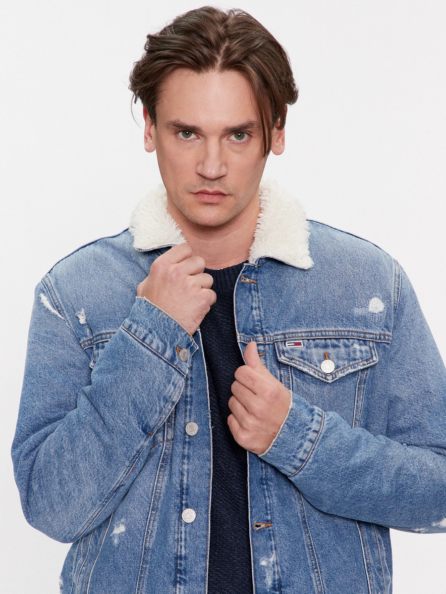 detail Tommy Jeans pánská modrá džínová bunda