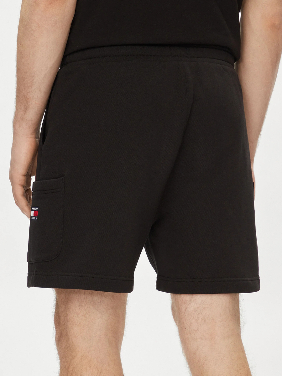 detail Tommy Jeans pánské černé šortky