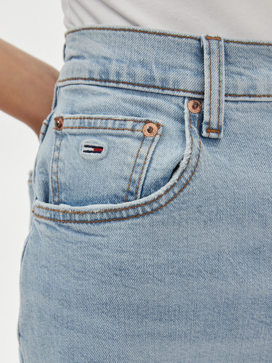 detail Tommy Jeans dámské modré džínové šortky