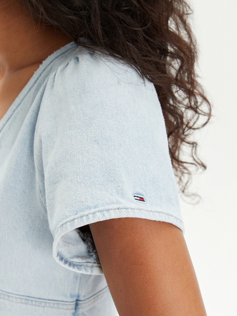 detail Tommy Jeans dámské džínové šaty