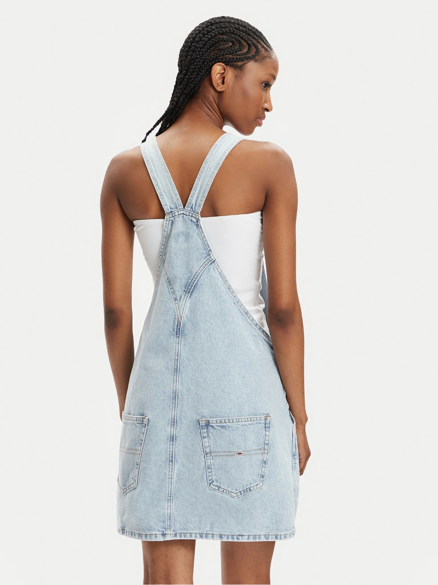 detail Tommy Jeans dámská džínová sukně s laclem