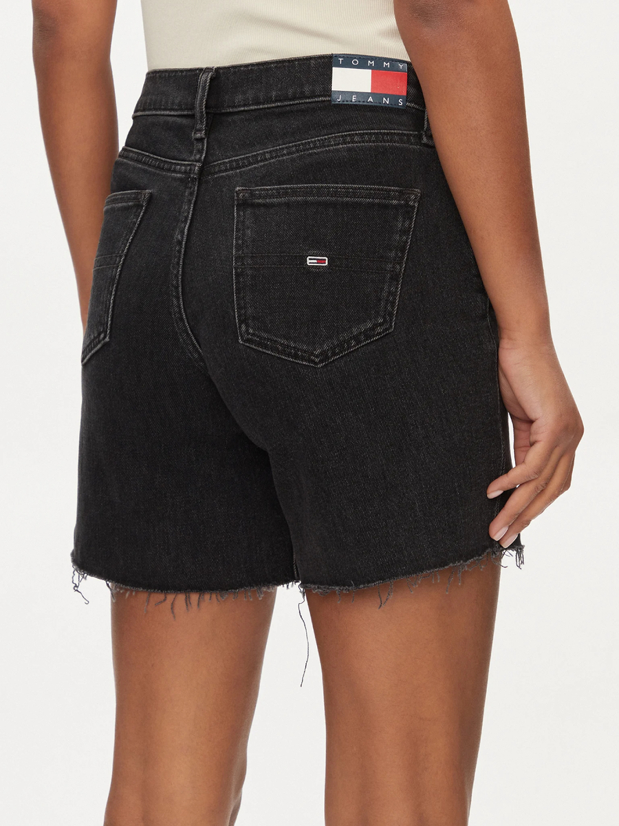 detail Tommy Jeans dámské černé džínové šortky