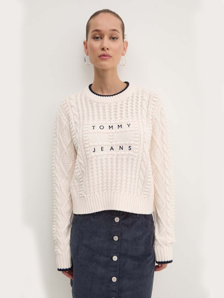 detail Tommy Jeans dámský krémový svetr